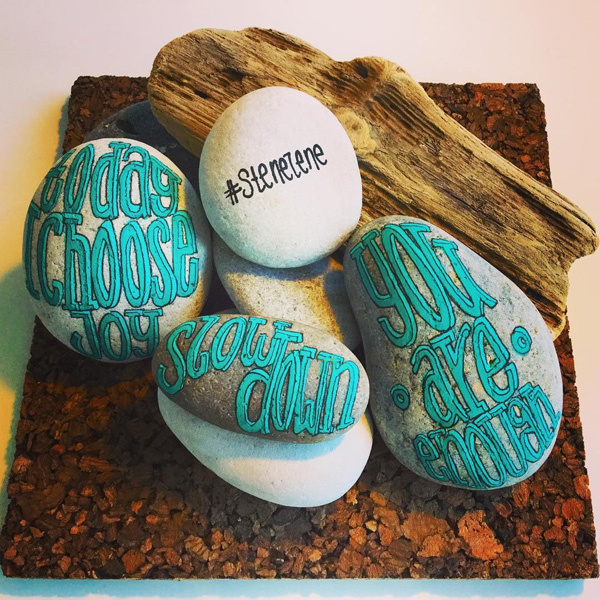 35 DIY IDEAS OF PAINTED ROCKS