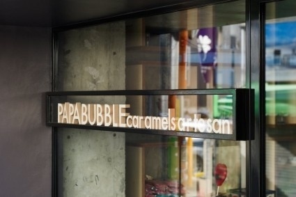 Papabubble Shibuya | Spoon & Tamago #logo #black #wood #retail
