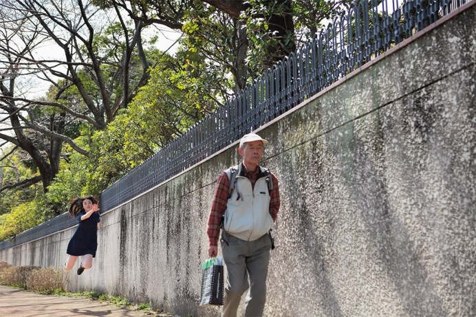 Yowayowa Camera Woman Diary: Levitating Self-Portraits by Natsumi Hayashiara