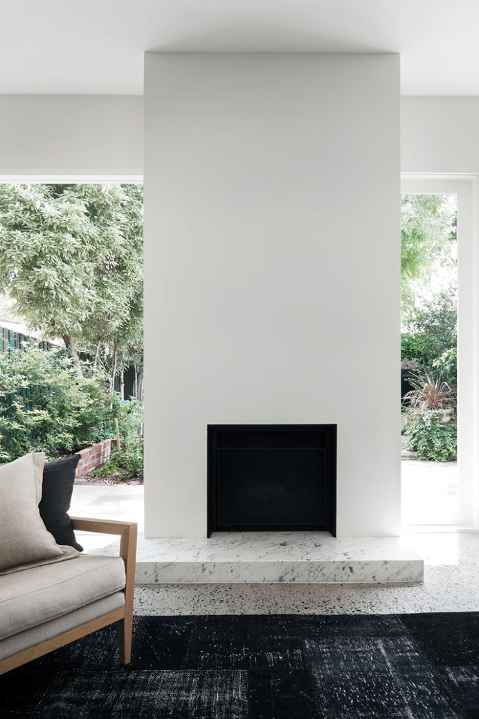 #Modern #fireplace with #marblehearth. #PrahranResidence by #WONDER. Photo by #ChristineFrancis. #modernfireplace