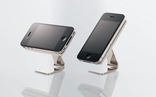 Silicone Stand Cossets Your Spoiled Smartphone | Gadget Lab | Wired.com #tiny #stand #design #product #iphone #imac
