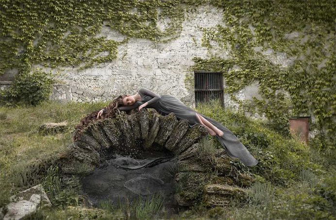Marvelous Fine Art and Dark Beauty Portraits by Viktoriya Dovbnya