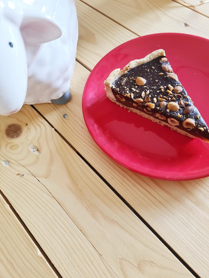 Tarta karmelowa z orzechami laskowymi i czekoladą - AleTorcik! - przepisy na pyszne, domowe ciasta, ciasteczka i torty.