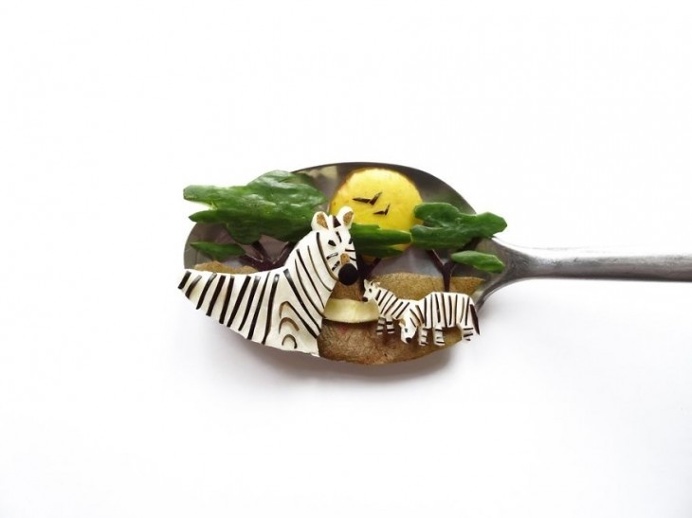 Miniature Masterpieces Created Using Food And Spoons #miniature #art #inspirations