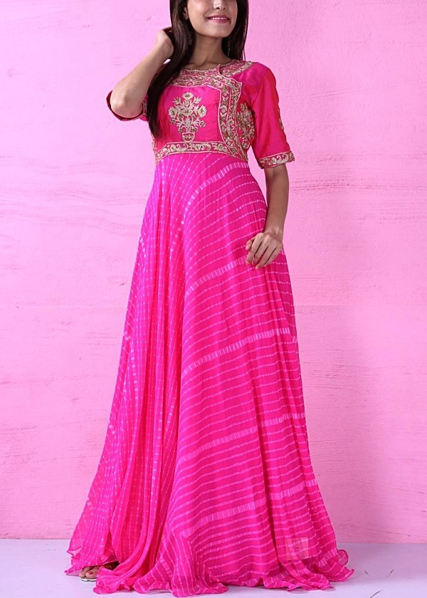 Vasansi Jaipur is an online designer store that is essentially well-suited in obliging the masses as it has a lovely combination of Indian s