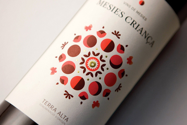 Vins de Mesies #graphic design #packaging #wine #geometry #barcelona #wine label