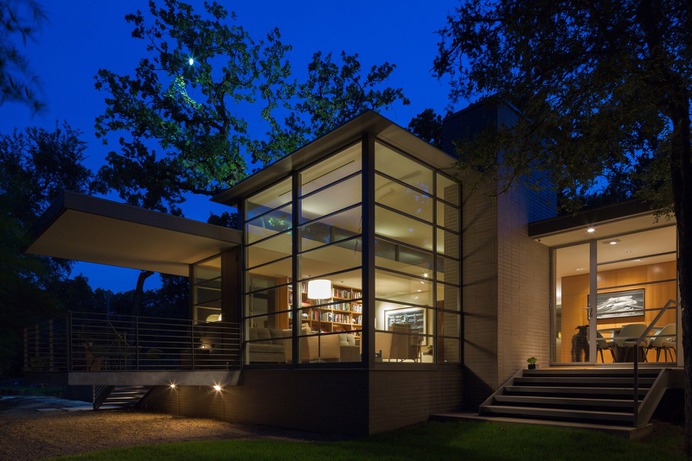 Exterior, House Building Type, Flat RoofLine, and Brick Siding Material Inwood Place by Tim Cuppett Architects
