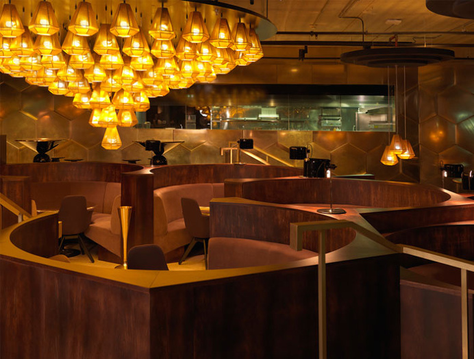 Restaurant with Parisian Chic Decorating - #decor, #interior, #restaurant