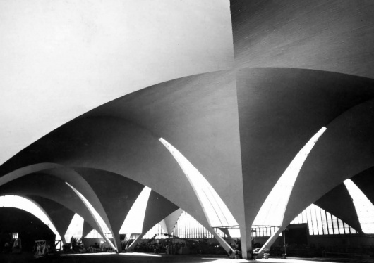 joseCastilloMexican+Modernisms_Page_05_Image_0001.jpg (JPEG Imagen, 1600x1130 pixels) - Escalado (69%) #mexican #architecture #modernism
