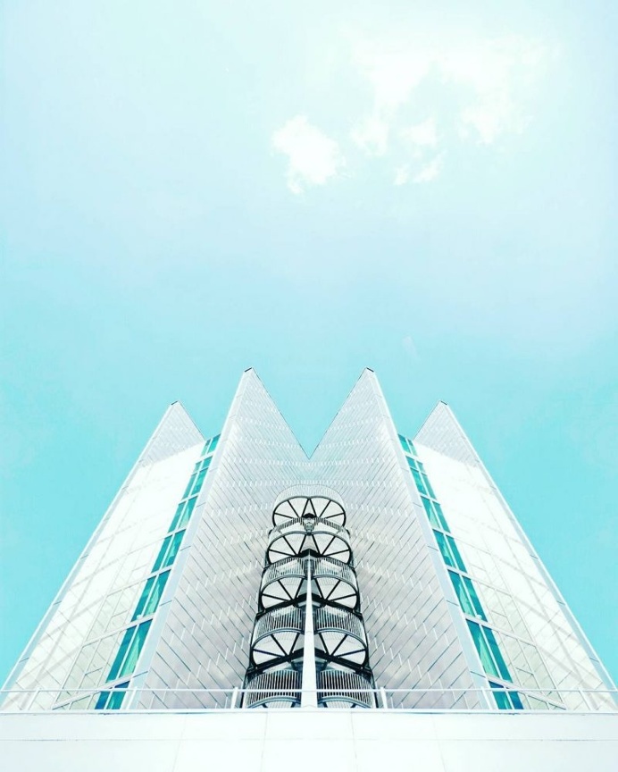Minimalist and Colorful Architecture Photography by Killian Roman