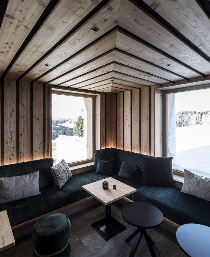 Cozy, Warm and Organic Experience for a High Mountain Refuge - InteriorZine