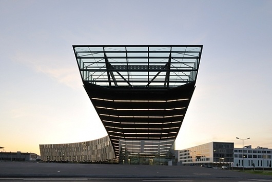 Sales and financial centre voestalpine in Linz / Austria by Dietmar Feichtinger Architectes (FR) @ Dailytonic #architecture