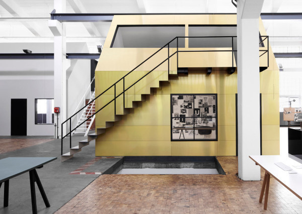 An Old Metal Workshop Becomes A New Studio Photo #interior #design #decor #deco #decoration