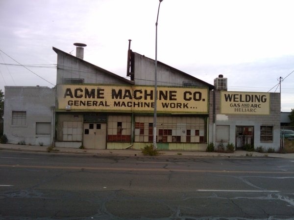 2010 04 27 07.52.51.jpg (2048×1536) #factories #structure #roofs #architecture #sawtooth