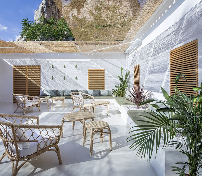 Mora Restaurant - an Project Based on a Neo-Mediterranean and Contemporary Duality #restaurant #decor