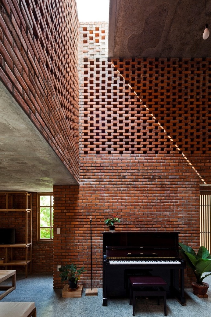 Termitary House