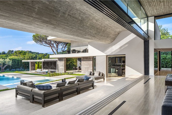 Summer House in Saint Tropez, France Designed by SAOTA - InteriorZine