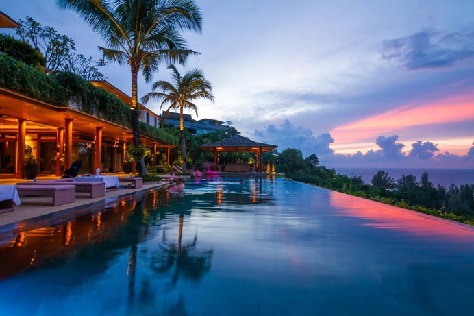 This 8 Bedroom Luxurious Phuket Villa boasts over 3,400sqm of exclusive ocean frontage, overlooking the Andaman Sea, private infinity pools, is ideal for a romantic getaway, a fun vacation with family or friends