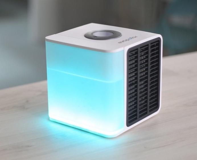 Evapolar creates personal microclimate suitable just for you - enjoy this eco-friendly desktop personal air conditioner device. #productdesi