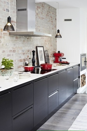 The Design Chaser: Black Kitchen Inspiration #interior #design #decor #kitchen #deco #decoration