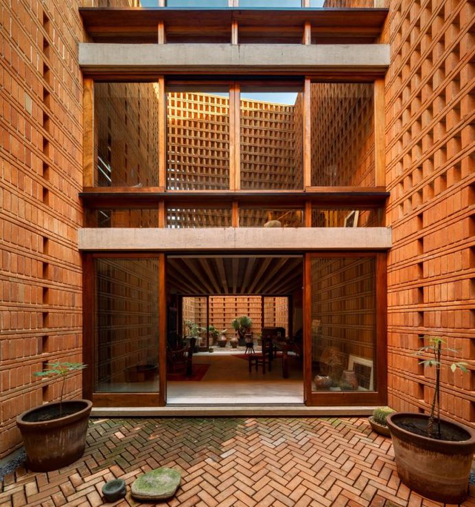 Iturbide Studio / Architecture Workshop Mauricio Rocha + Gabriela Carrillo