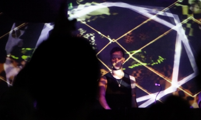 http://thecameokid.com #cameokid #graphic #hojin kang #experimental #design #projection #hojin #kang #ldma #verboten #fabian mansmann #visua