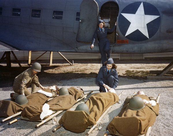 USAAF_Flight_Nurses_during_WWII.jpg (1800×1416) #ww2 #nurses #women #rescue #planes #film