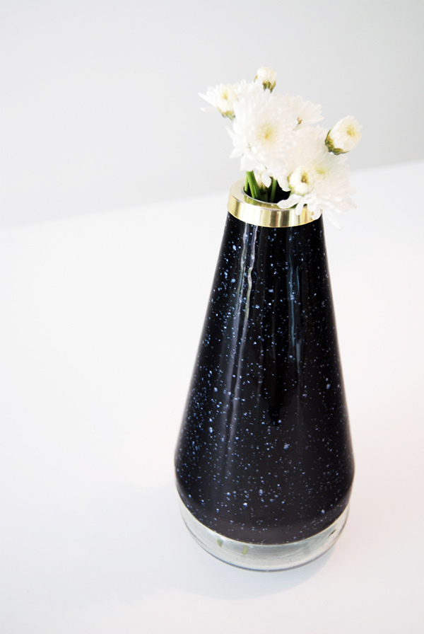 Flowerpot ANIMA https://www.behance.net/gallery/23829915/ANIMA #ceramics #planter #gold #galaxy #flowerpot