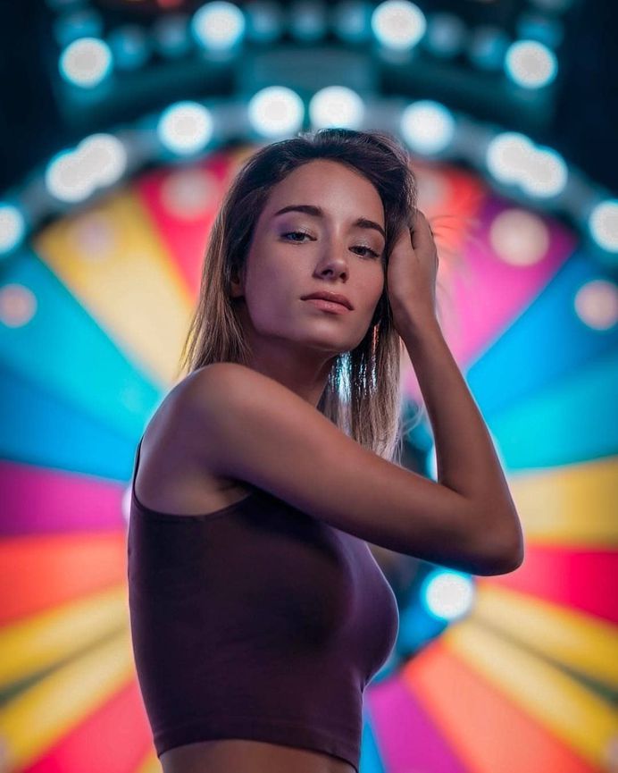 📸Photographer: Calvin Chiu @calvinbchiu 🎀Model: Brittany Rose @britty.um 📍Follow: @portraitistnet 📌Tag: #portraitistnet (at New York, New York)
