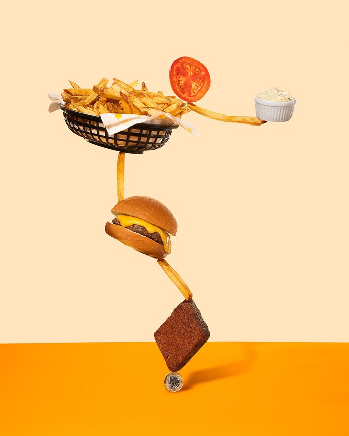 Pit's Burger Content - Mindsparkle Mag Asa Onze Creative Studio developed a series of photos and videos for a Burger Shop in Brasil called Pit's Burger. The client wanted something minimalistic, so the studio created a surreal yet simple environment, where bacons fly and food can be balanced on a coin. #logo #packaging #identity #branding #design #color #photography #graphic #design #gallery #blog #project #mindsparkle #mag #beautiful #portfolio #designer