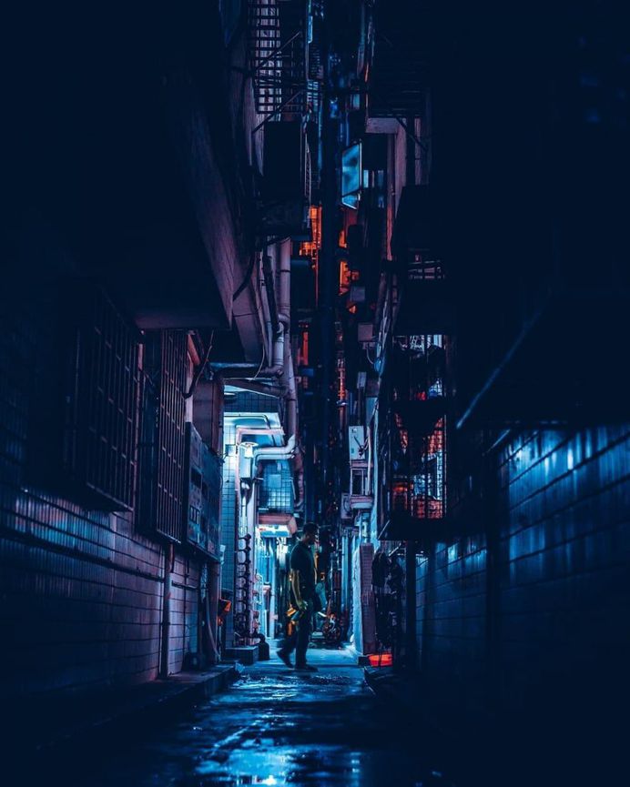 Cyberpunk Hong Kong: Moody Street Photography by Sean Foley