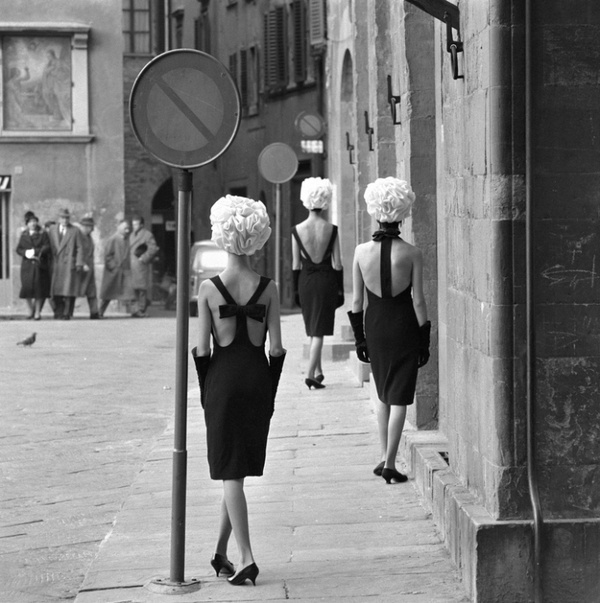 Norman Parkinson - The Italian Collections: Three little black dresses - Photos - Photohab - Photographer's Portfolios #fashion #photography #inspiration