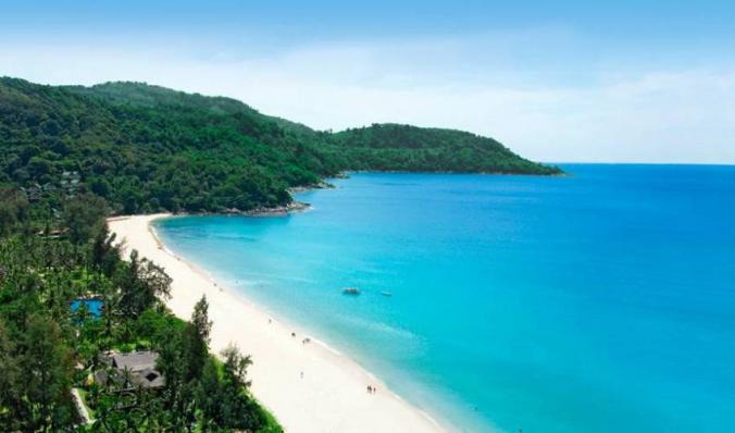 Welcome to Villa Beachside Kata Noi. located steps away from the gorgeous Kata Noi beach, sits this modern 3 bedroom townhouse with all the amenities to ensure a wonderful stay in Phuket.