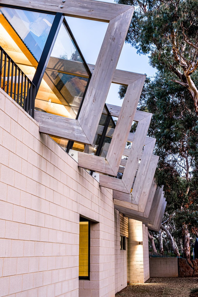 Bellarine Hillside House by Freehand Projects