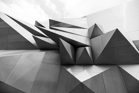 All sizes | manuel.martin 1 | Flickr - Photo Sharing! #white #black #geometric #architecture #and