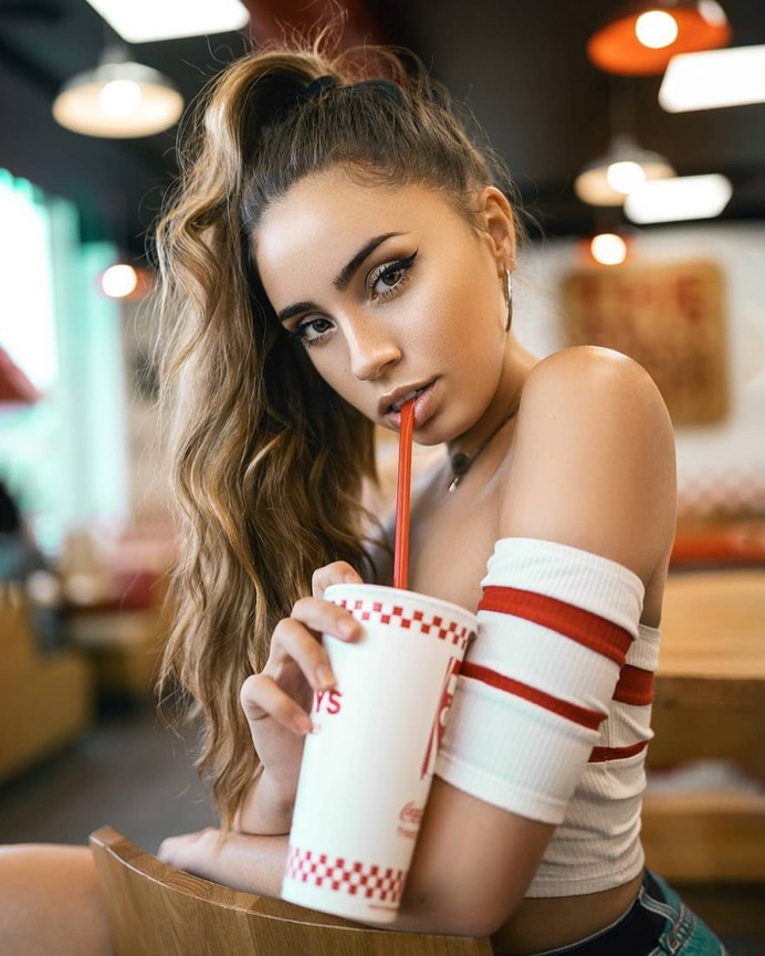 Gorgeous Female Portrait Photography by Luis Glz Uli