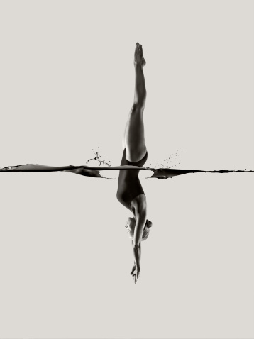 Female Swimmer Diving #inspiration #photography #swimmer