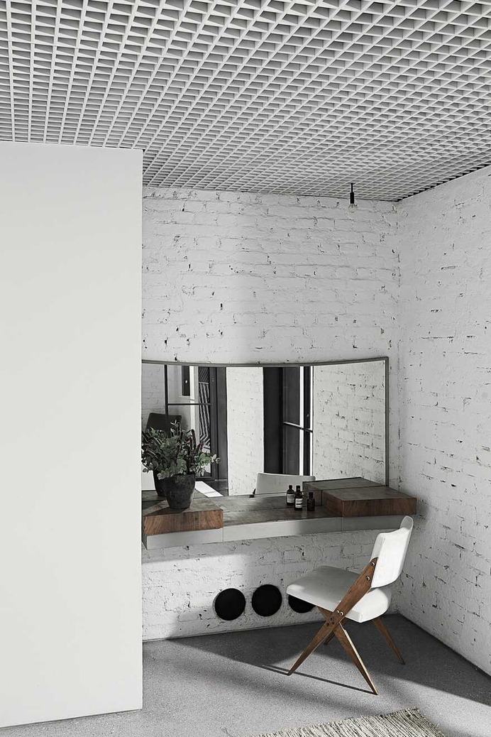 Santos Apartment / Atelier PECLAT+CHOW Architecture