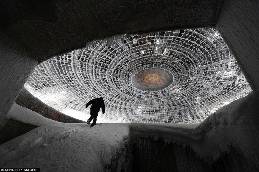 Monument to a troubled past: Inside the crumbling communist HQ Bulgaria cannot afford to maintain or demolish | Mail Online #russia #photography #architecture #documentary