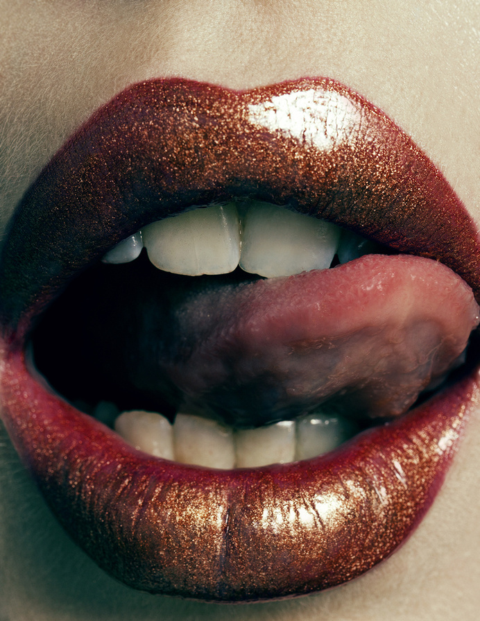 REVS digital No.8, photographed by Anne HÃ¸jlund Nicolajsen #beauty #revs #nicolajsen #hã¸jlund #digital #anne #fashion