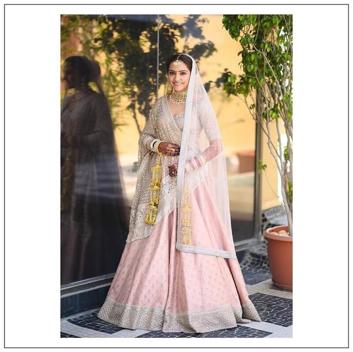 11 Ways You Can Drape Your Wedding Dupatta: Sabyasachi Edition