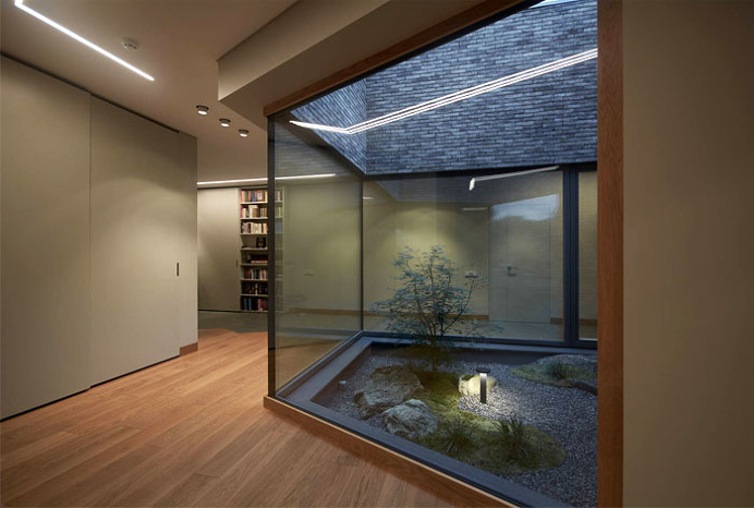 Modern House in Strong Connection with Environment - InteriorZine