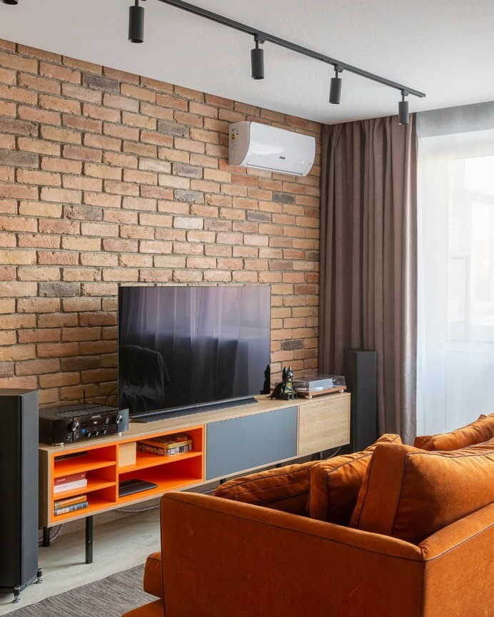 Trifonovsky Apartment by Pavel and Svetlana Alekseevs