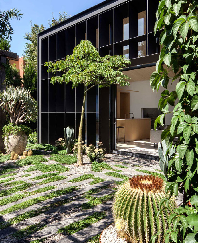 Clare Cousins Architects Created Addition to an Edwardian Cottage - InteriorZine