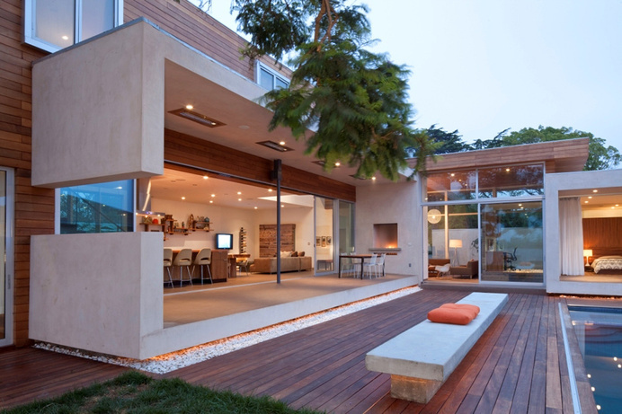 Warm and Family Friendly Home with Sustainable Features in Venice #architecture