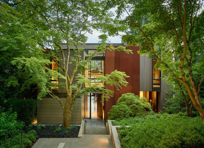 Exterior Photo 1 of 12 in Lakeside Residence by Graham Baba Architects