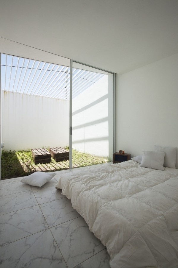 Cisura House by Manuel Cucurell + Sebastián Virasoro #minimalist