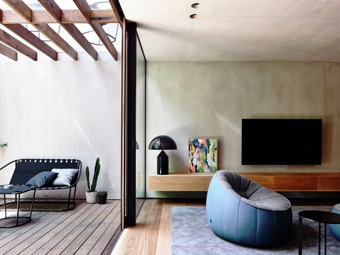 Beach Avenue House