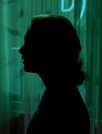 Kim Novak in Vertigo (1958, dir. Alfred Hitchcock) | Old Hollywood #model #vertigo #photo #alfred #kim #photograph #novak #hitchcock #silhouette