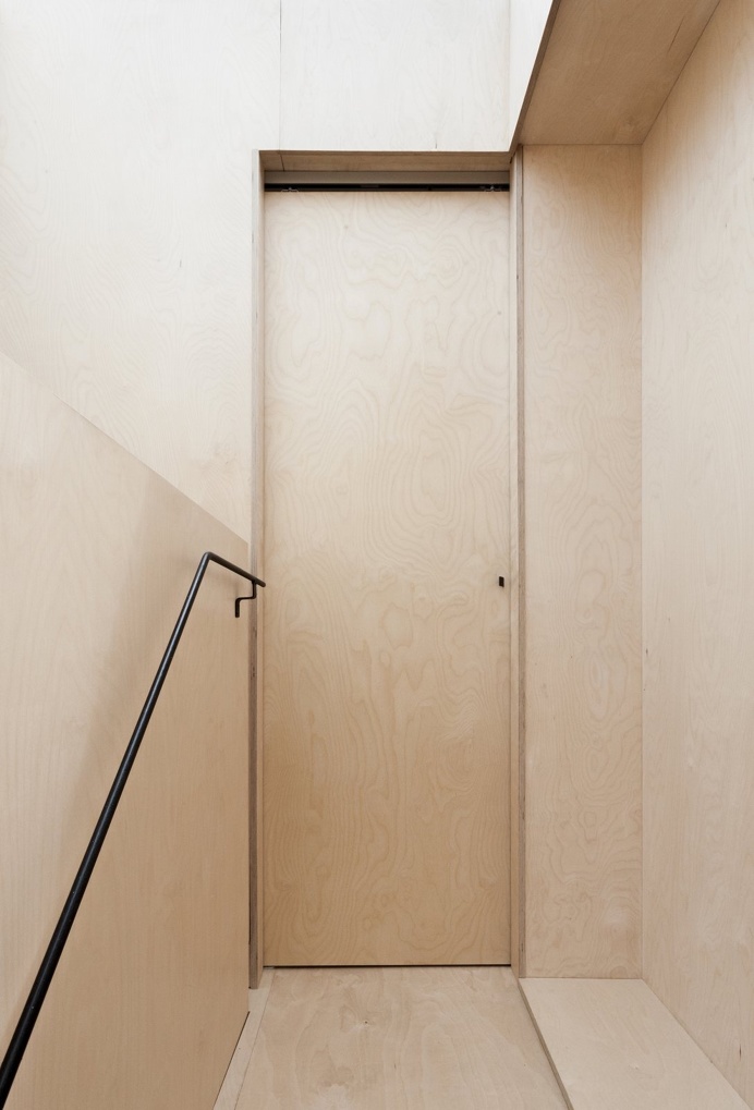 Plywood House by Simon Astridge. #plywood #simonastridge #minimal #door